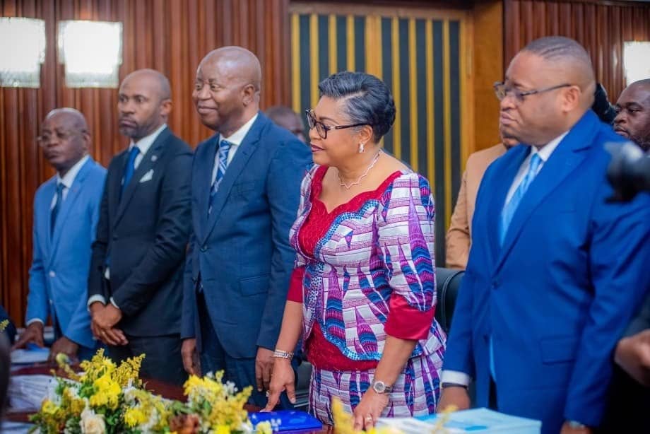 1001316153 Respectant le calendrier budgétaire Judith Suminwa a déposé le projet du budget 2026 évalué à 20,3 milliards USD