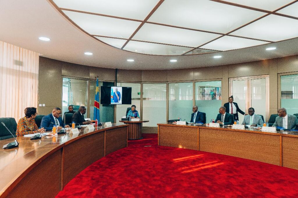 PM-SUMINWA-VPM-MUZITO-VPM-MIKOKO-1-1024x683 RDC-taux de change : Le raffermissement du CDF face au USD n’est pas le fait du hasard, insiste le Comité de Conjoncture Economique