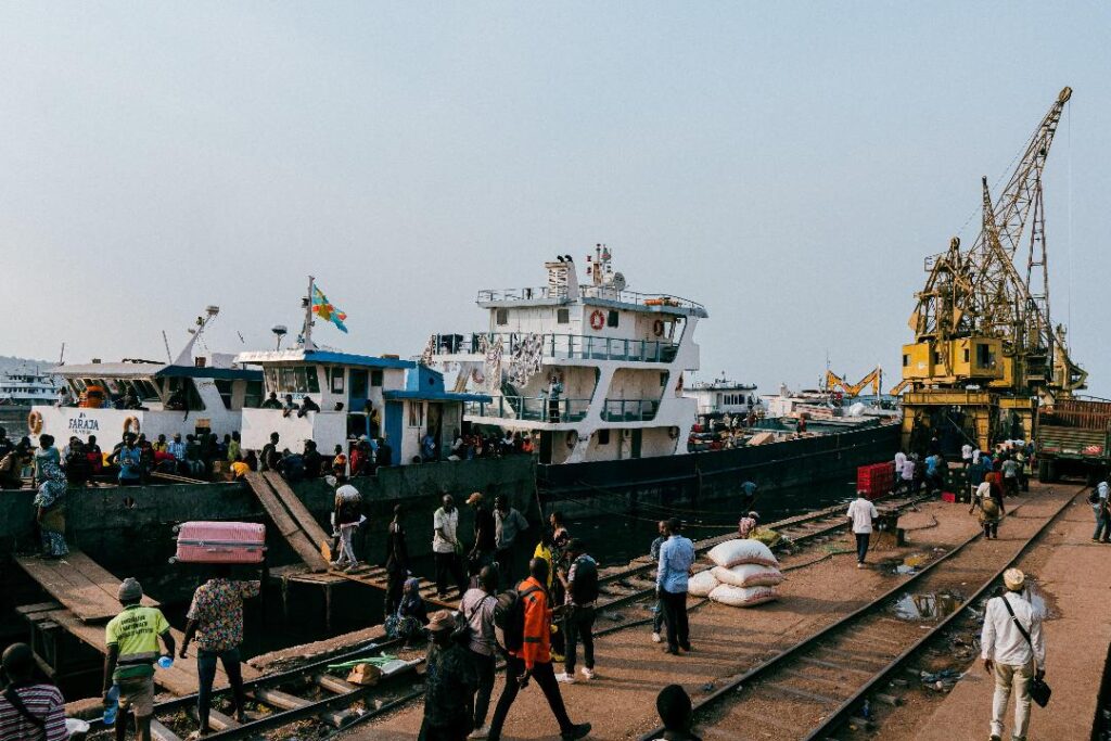 PORT-KALEMIE-1024x683 La PM à Kalemie : Judith Suminwa mobilise, réaffirme l'autorité de l'Etat et appelle à la vigilance