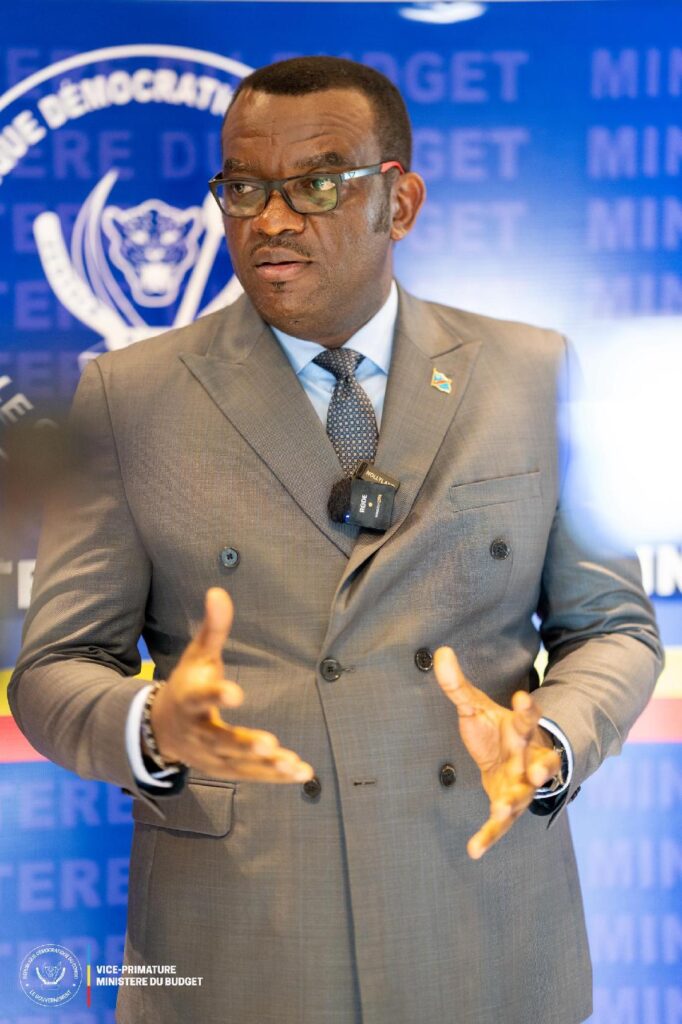 VPM-LIHAU-682x1024 Budget 2026 : Adolphe Muzito et Jean-Pierre Lihau passent au crible les priorités de la Fonction publique