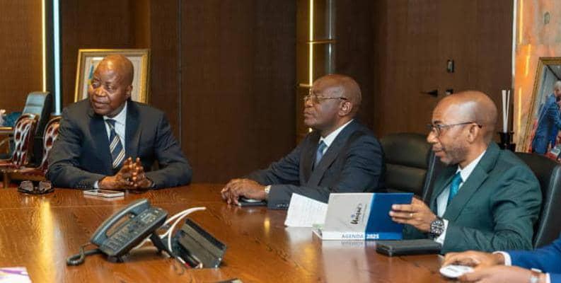 VPM-MUZITO-MEDECINS Projet du Budget 2026 : Médecins non-primés satisfaits de la sensibilité du VPM Adolphe Muzito sur la prise en compte de leurs desiderata 