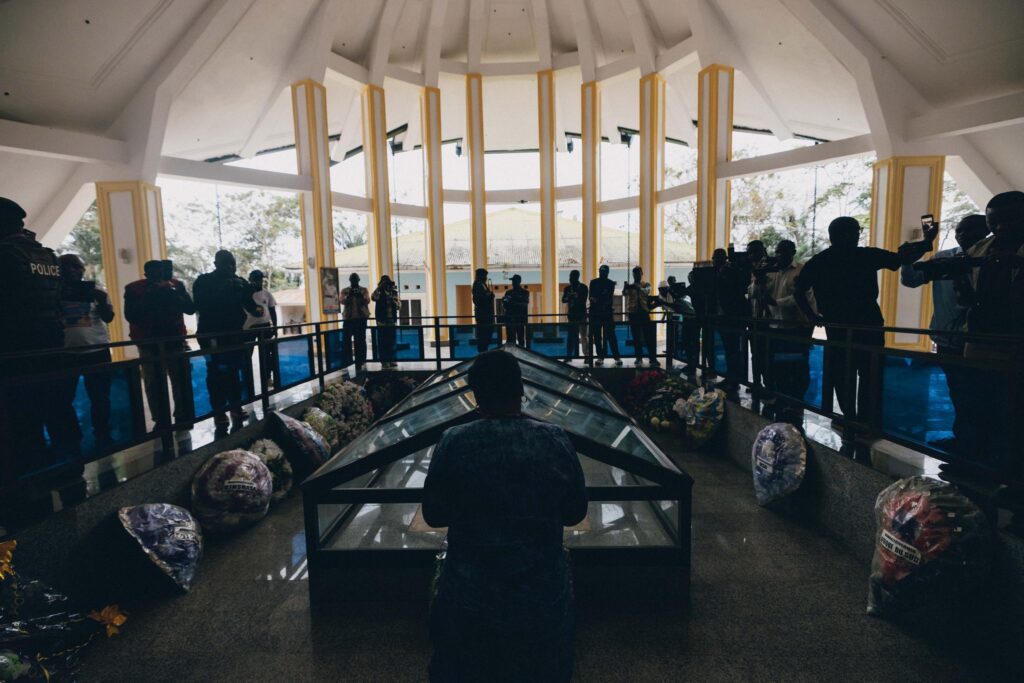 1001384727-1024x683 Judith Suminwa Tuluka à Singini : La PM rend hommage mérité à Joseph Kasa-Vubu