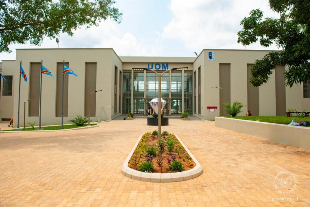 1001404524-1024x683 ‎RDC-ESU : le Président Félix Tshisekedi met en service l’Université Officielle de Mbuji-Mayi, symbol du renouveau