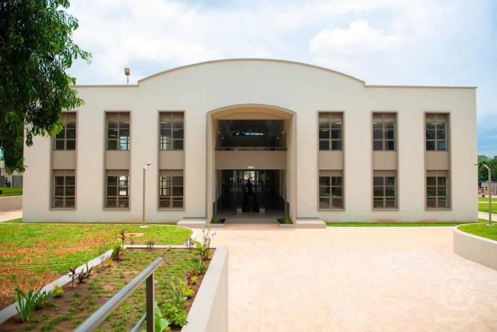 1001404532-1024x683 ‎RDC-ESU : le Président Félix Tshisekedi met en service l’Université Officielle de Mbuji-Mayi, symbol du renouveau