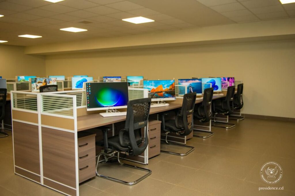 1001404537-1024x683 ‎RDC-ESU : le Président Félix Tshisekedi met en service l’Université Officielle de Mbuji-Mayi, symbol du renouveau