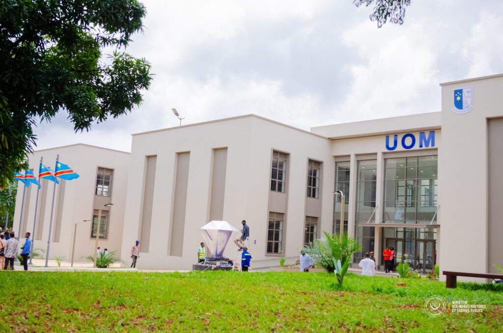 1001404629-1024x678 ‎RDC-ESU : le Président Félix Tshisekedi met en service l’Université Officielle de Mbuji-Mayi, symbol du renouveau