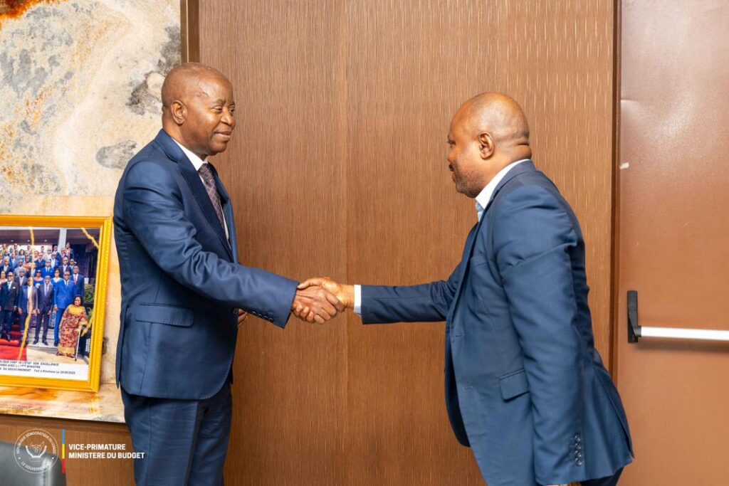 1001461971-1024x683 ‎RDC-Engagements sociaux sous la coordination de la PM : le VPM Adolphe Muzito exige l'actualisation du barème salarial 2021 des agents de la RTNC pour une prise en compte dans le budget 2026