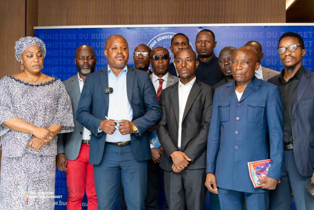 1001461977-1024x683 ‎RDC-Engagements sociaux sous la coordination de la PM : le VPM Adolphe Muzito exige l'actualisation du barème salarial 2021 des agents de la RTNC pour une prise en compte dans le budget 2026