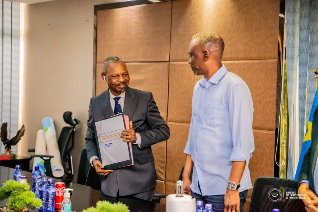 1001464750-1024x683 Le Patron des ITPR John Banza Lunda rassure : Un référentiel national pour normaliser les constructions en RDC en gestation