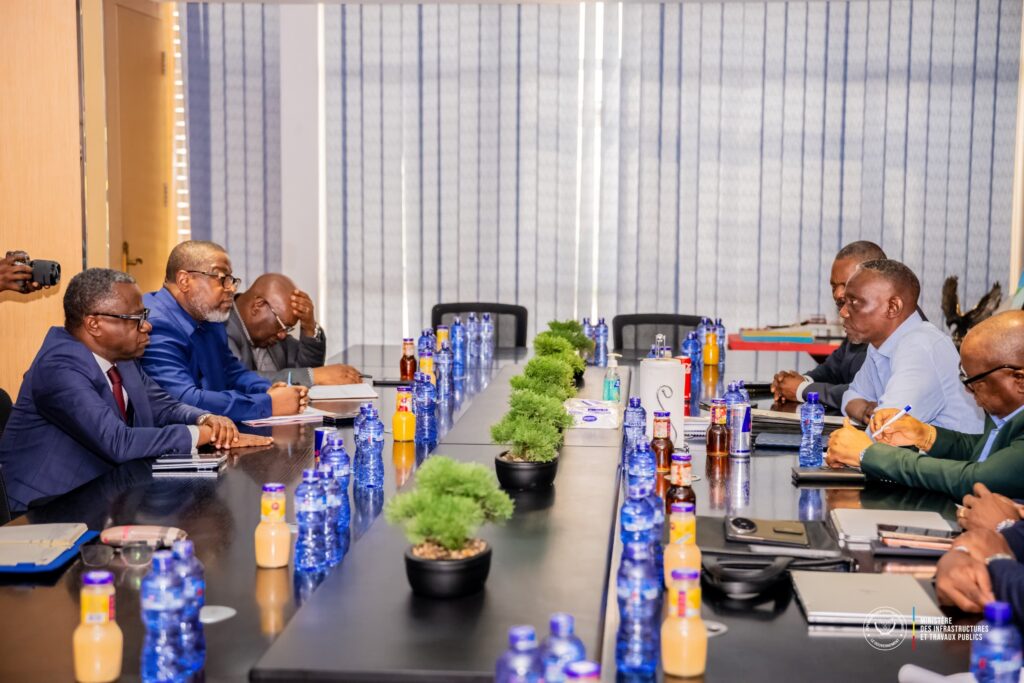 1001464752-1024x683 Le Patron des ITPR John Banza Lunda rassure : Un référentiel national pour normaliser les constructions en RDC en gestation