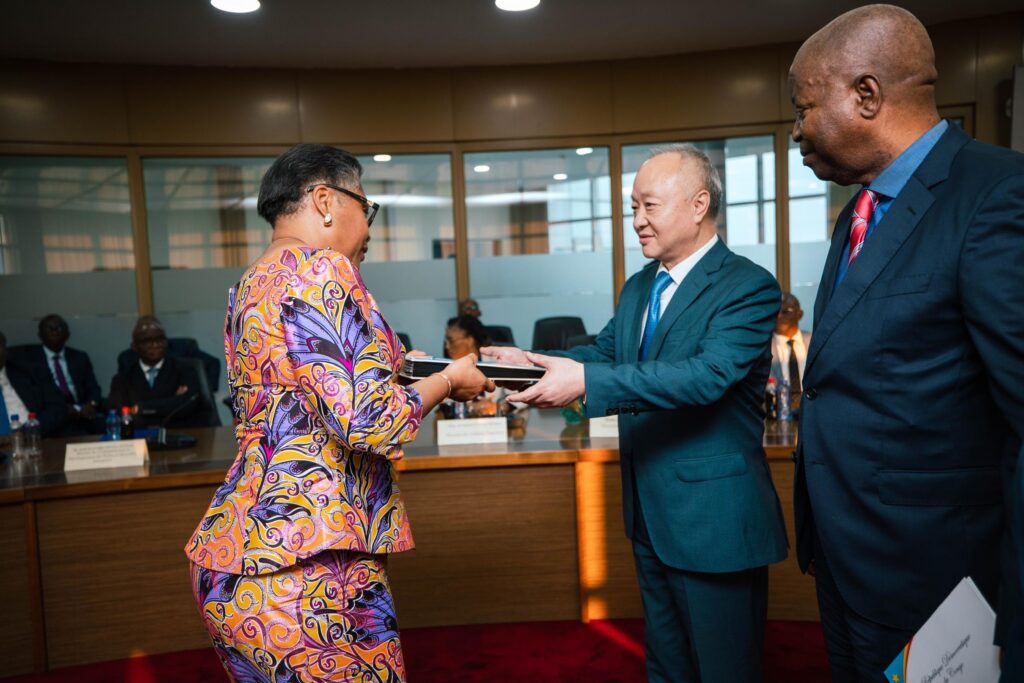 1001471446-1024x683 ‎Projet d'extension de la capitale-RDC : Gouvernement et consortium SCSZ scellent l'avenir économique de Kinshasa