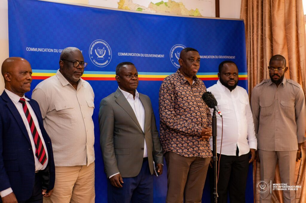 1001504869-1024x680 ‎Kwilu-13ème conférence des gouverneurs : Le ministre John Banza Lunda rassure le caucus des députés sur les préparatifs.