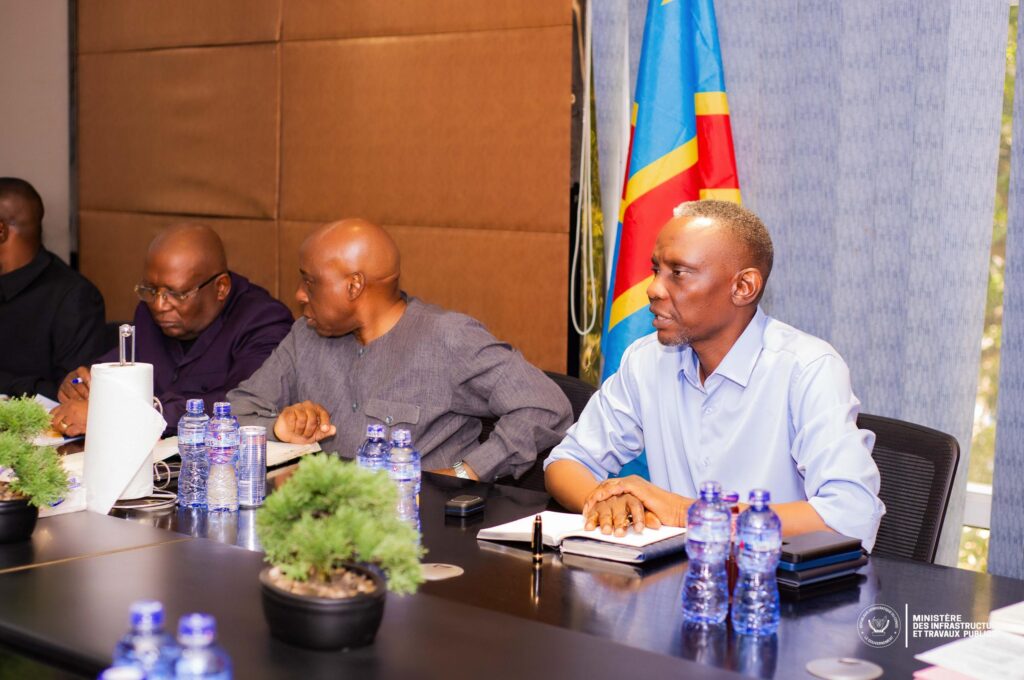 1001504870-1024x680 ‎Kwilu-13ème conférence des gouverneurs : Le ministre John Banza Lunda rassure le caucus des députés sur les préparatifs.
