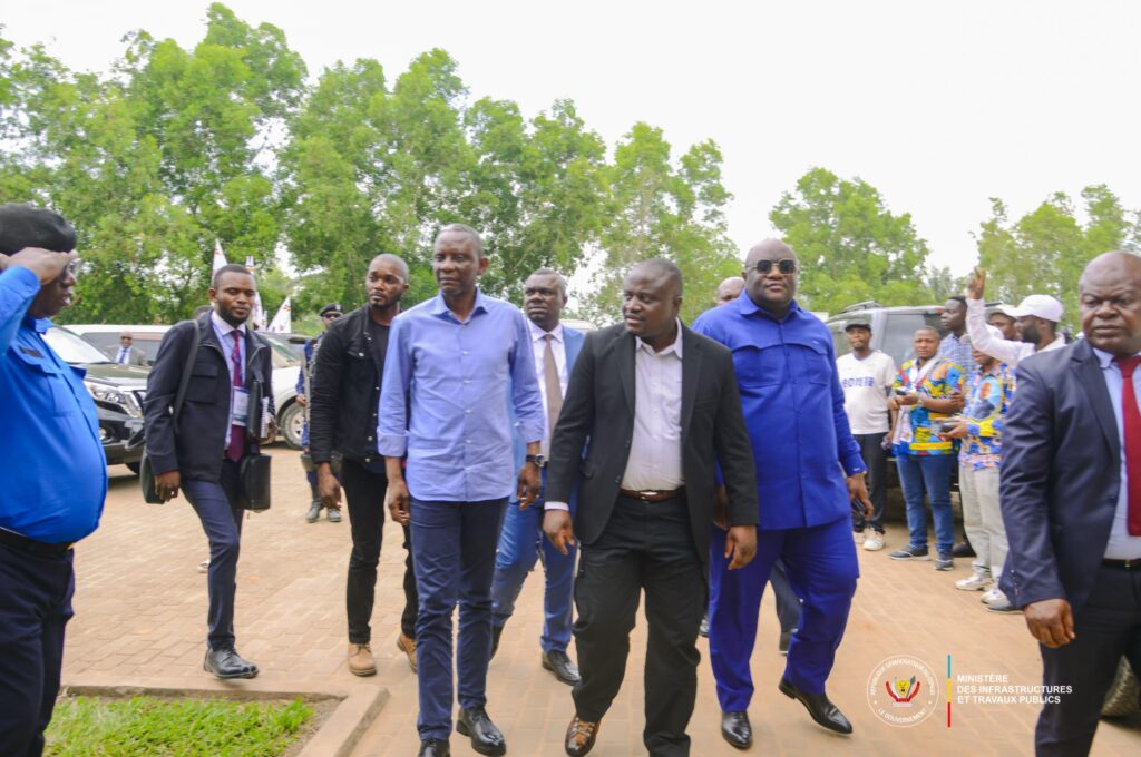 1001510713-1024x680 ‎‎Kindu : Le Ministre John Banza Lunda lance un plan robuste pour désenclaver le Maniema