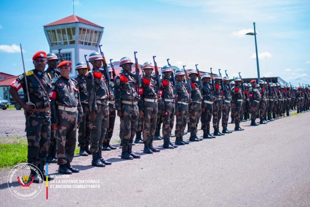 1001516216-1024x683 RDC : Le VPM de la Défense Nationale Guy Kabombo Muadiamvita a inspecté la 3ème Zone de défense et remonté le morale des troupes