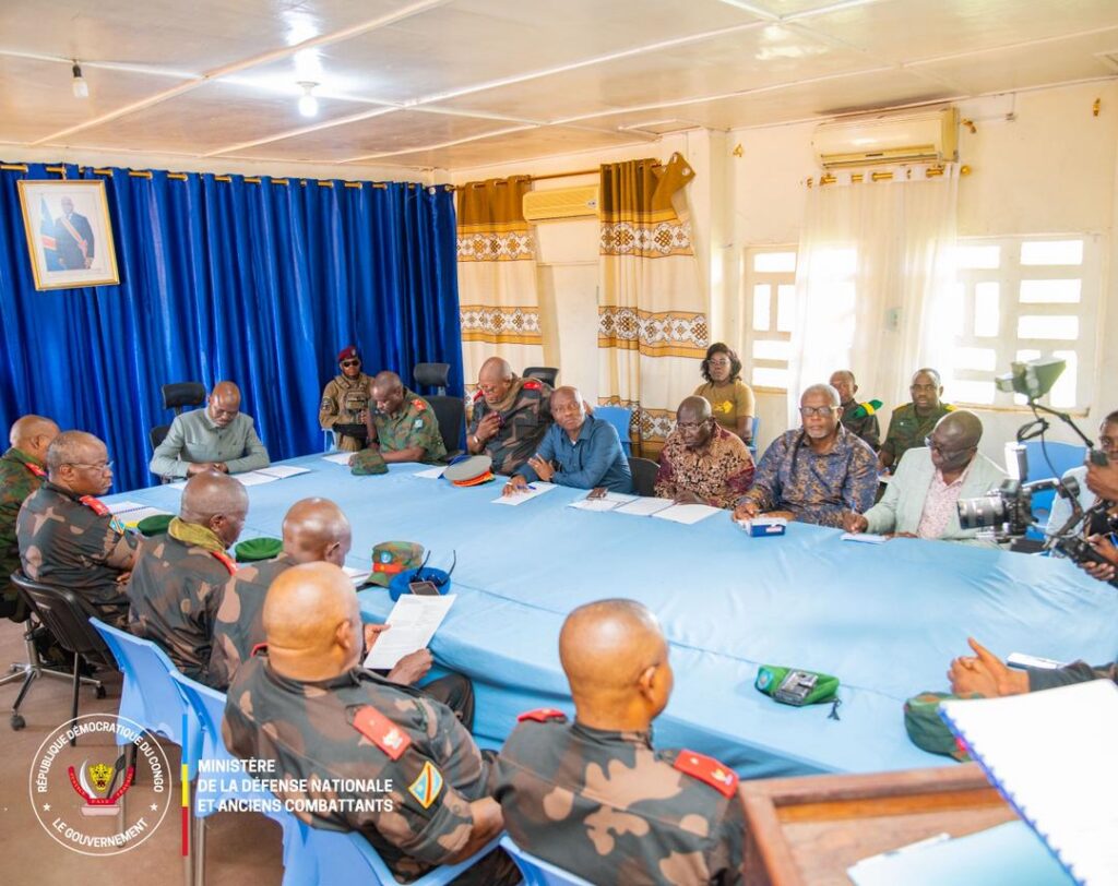 1001516249-1024x812 RDC-Tshopo: Guy Kabombo Muadiamvita tient à la professionnalisation et à une bonne qualité de vie des FARDC