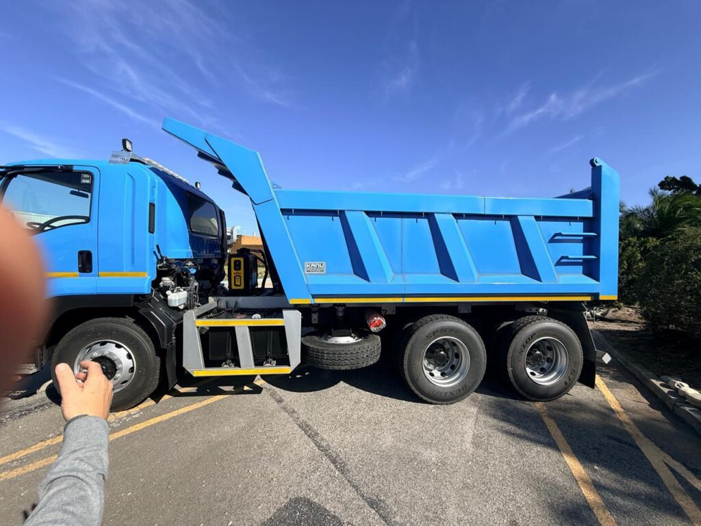 1001544684-1024x768 ‎RDC - Chine : Un premier lot de 200 engins en voie d'être expédié vers RDC pour assurer les travaux de reconstruction