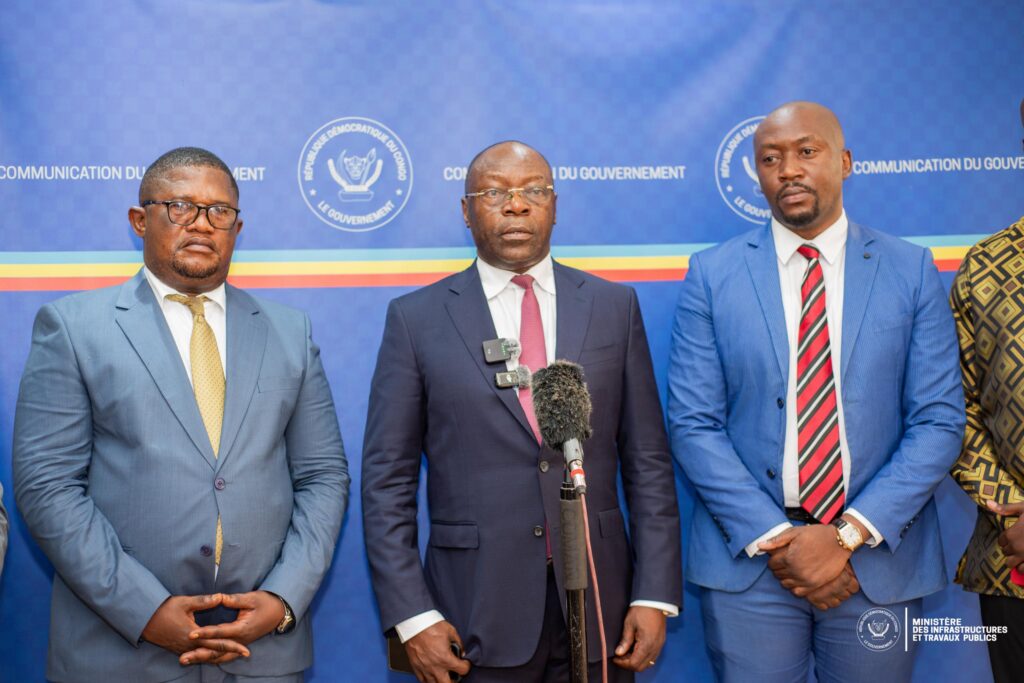 1001595953-1024x683 RDC-Mweka: John Banza Lunda s'active à dépêcher une mission d’évaluation rapide contre l'enclavement dû aux érosions