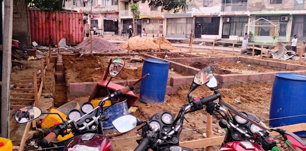 1001607921-1024x505 Kinshasa-du jamais vu : bientôt, un Bureau du quartier dans l'enceinte du "Rond-point de l'avenue Trois Vallées"
