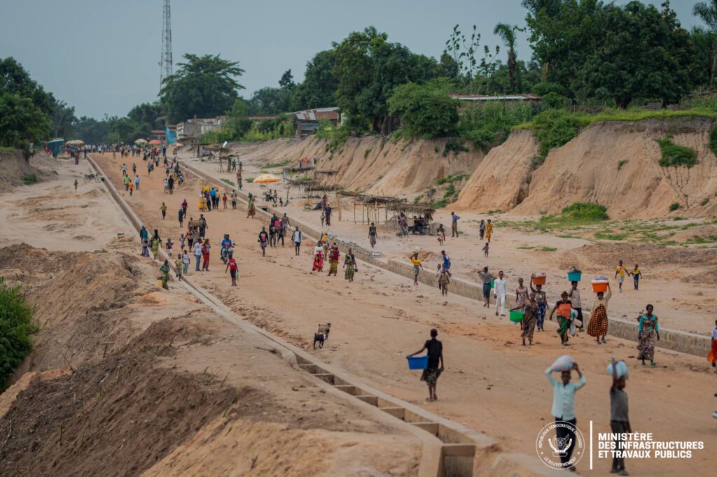 1001612394-1024x682 ‎Kasaï Oriental : John Banza Lunda vient de confirmer le démarrage imminent des travaux d'infrastructures socio-économiques à Kabeya Kamwanga