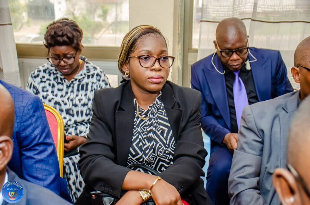 1001959211-1024x678 ‎RDC- BUDGET: Au nom du VPM Adolphe MUZITO FUMUTSHI, la Secrétaire Générale Jeanne Odette GOLOMINGI lance les travaux de revue des politiques sectorielles