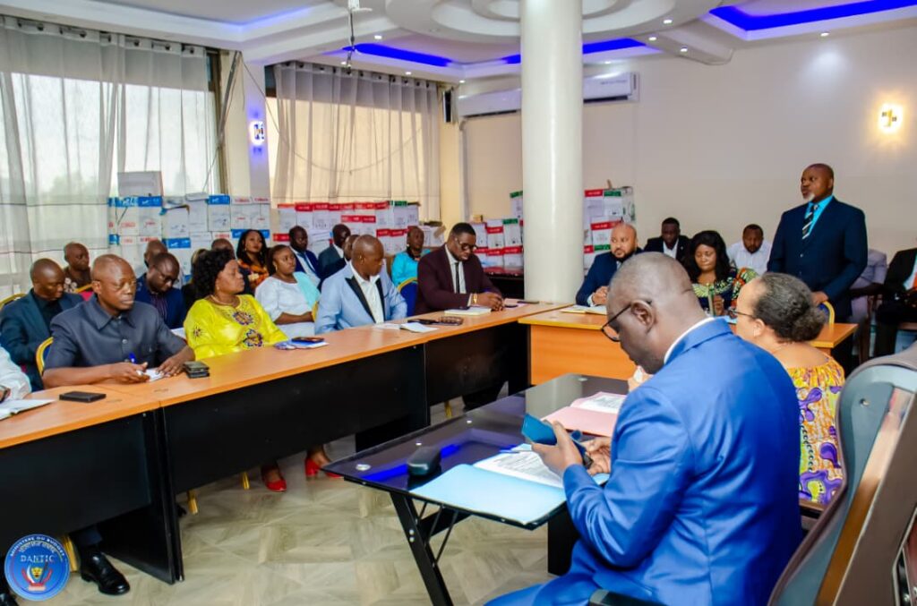 1001959226-1024x677 ‎RDC- BUDGET: Au nom du VPM Adolphe MUZITO FUMUTSHI, la Secrétaire Générale Jeanne Odette GOLOMINGI lance les travaux de revue des politiques sectorielles