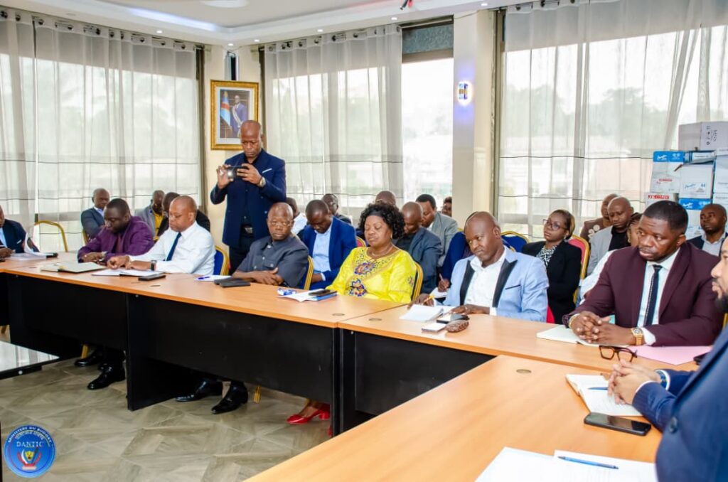 1001959241-1024x678 ‎RDC- BUDGET: Au nom du VPM Adolphe MUZITO FUMUTSHI, la Secrétaire Générale Jeanne Odette GOLOMINGI lance les travaux de revue des politiques sectorielles