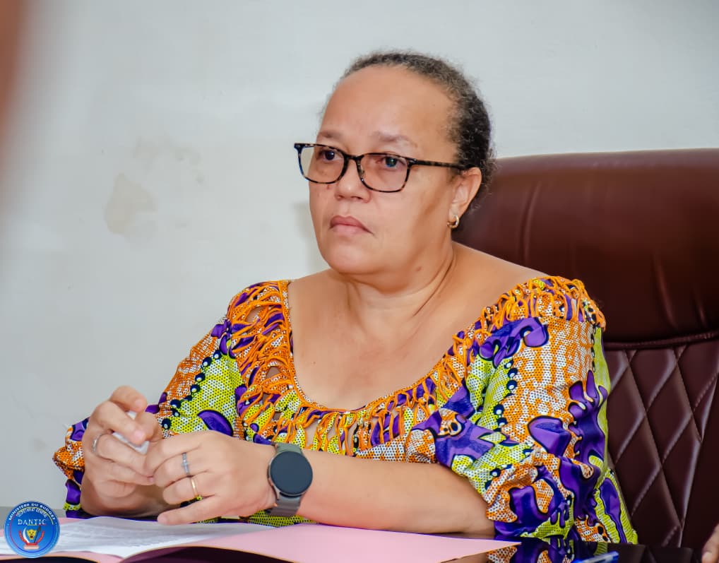 1001961088-1 ‎RDC- BUDGET: Au nom du VPM Adolphe MUZITO FUMUTSHI, la Secrétaire Générale Jeanne Odette GOLOMINGI lance les travaux de revue des politiques sectorielles