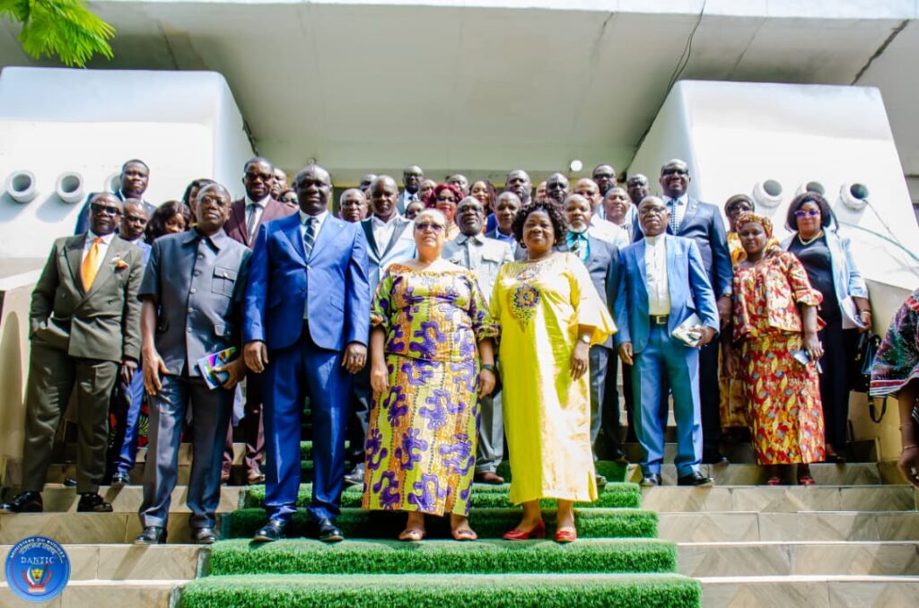 1001961106-1-1024x678 ‎RDC- BUDGET: Au nom du VPM Adolphe MUZITO FUMUTSHI, la Secrétaire Générale Jeanne Odette GOLOMINGI lance les travaux de revue des politiques sectorielles