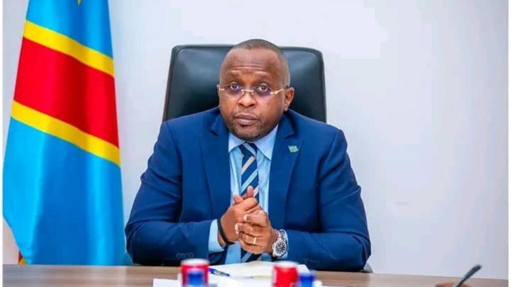 1002510984 RDC-KASAI : Le gouverneur Crispin Mukendi suspend le maire de la ville de Tshikapa
