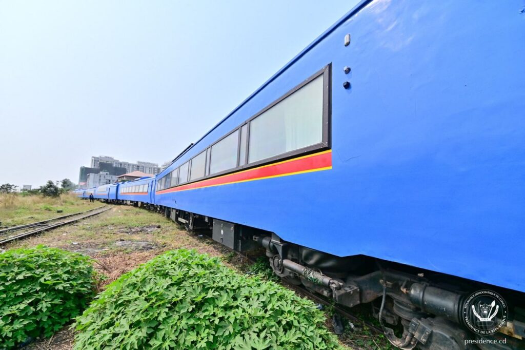 1002511671-1024x682 ‎Kinshasa : Le train urbain Gare Centrale - Aéroport de Ndjili de nouveau opérationnel après presque 15 ans de suspension