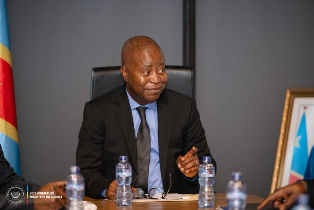 1002829749-1024x683 (Retro) Budget 2027 : le VPM Adolphe Muzito Fumutshi tire les rideaux des arbitrages budgétaires avec la satisfaction des parties prenantes